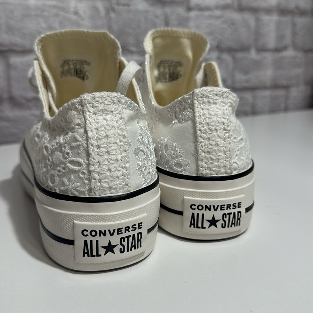 NWT converse - Picture 3 of 9